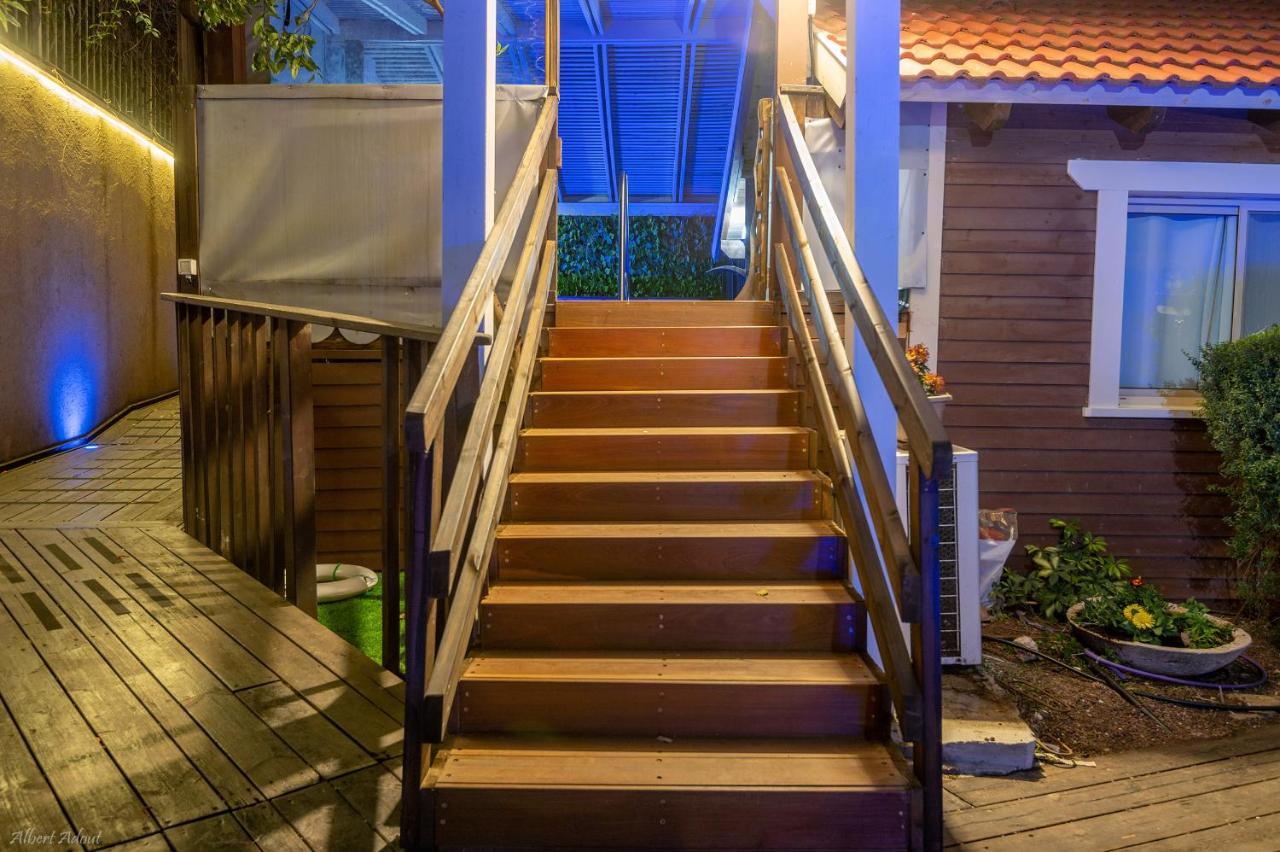 Villa Ahavtia - לזוגות ומשפחות Had Nes Exterior foto