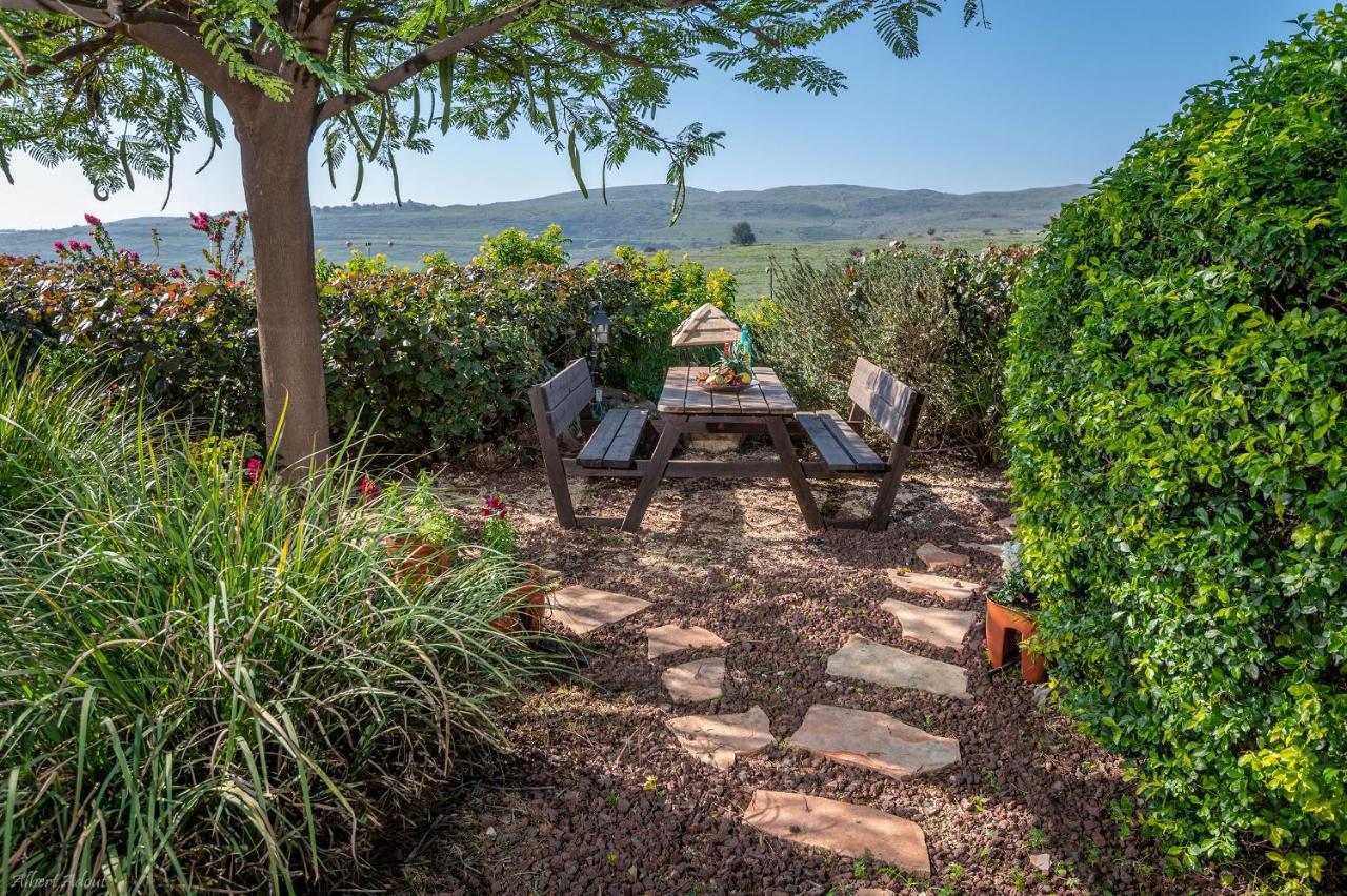 Villa Ahavtia - לזוגות ומשפחות Had Nes Exterior foto