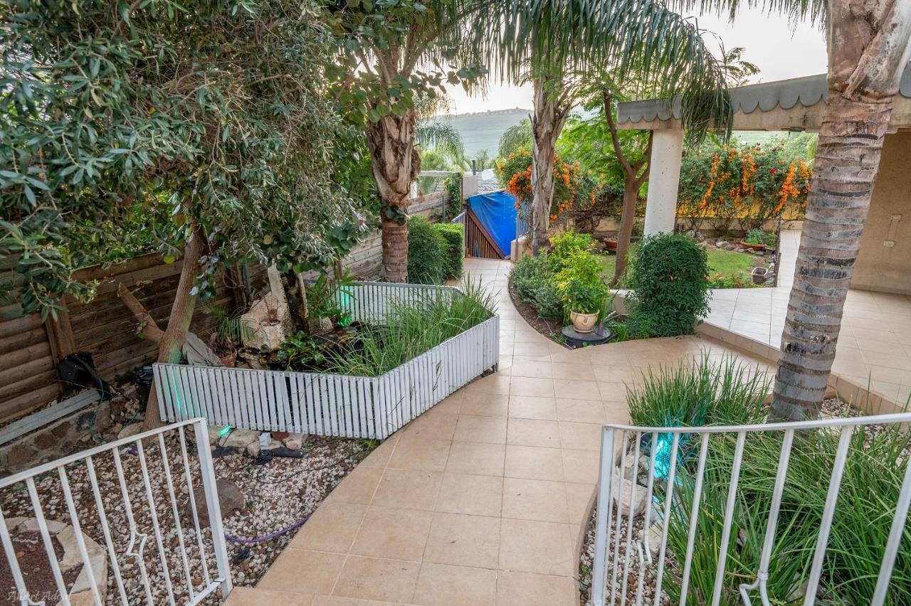 Villa Ahavtia - לזוגות ומשפחות Had Nes Exterior foto